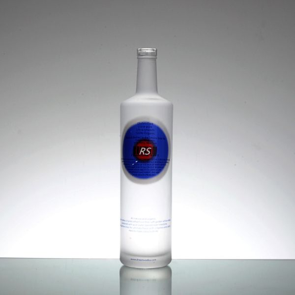Customized 750ml Clear Glass Bottles For Alcohol Sealing Type cork Surface Handling Decal