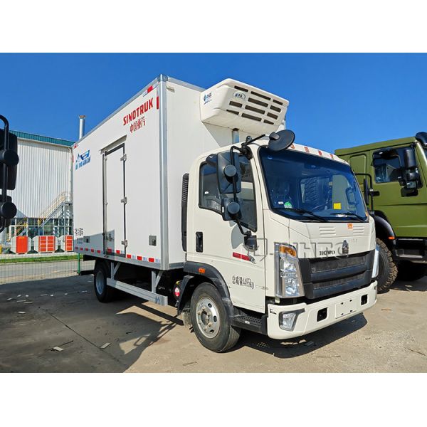 Nouveau camion réfrigérateur HOWO 4x2 camion de nourriture légère camions réfrigérateurs