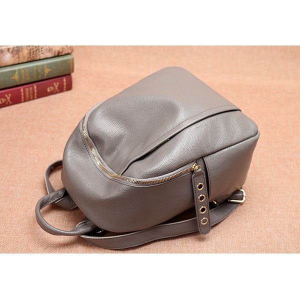 2017 The New Female Cowhide Leather Backpack Lovely Fashion  Leisure Travel Bag