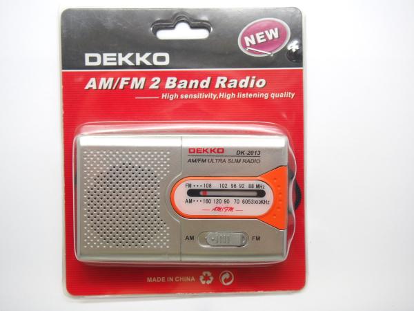 Rádio AM FM portátil com pilha AA Ouvindo música Rádio com alto-falante