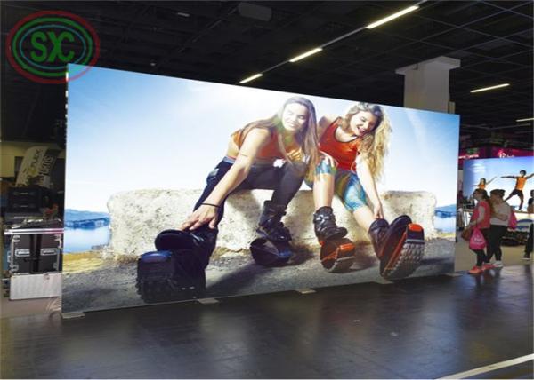 Worthless indoor colorful LED screen fits the wall with frame structure