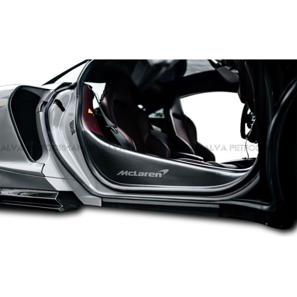 Replacement Dry Carbon Fiber Body Kits For McLaren GT Featuring Front Lip Side Skirts Rear Diffuser Rear Wing Trunk Lid