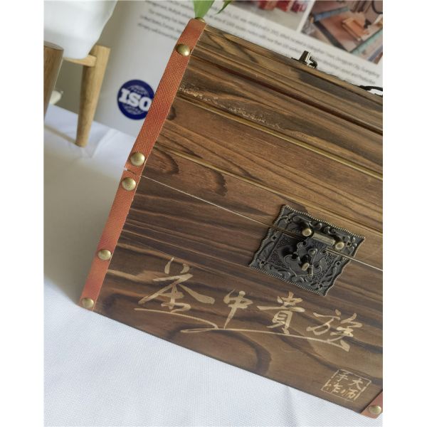 Suministro de fábrica Cajas decorativas de madera con tapa con bisagra Caja de madera negra Caja de té de madera