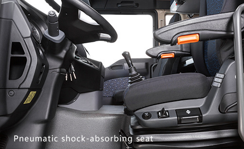 Heavy Duty Towing Truck with Air Suspension Seat and Power Assistance Steering System