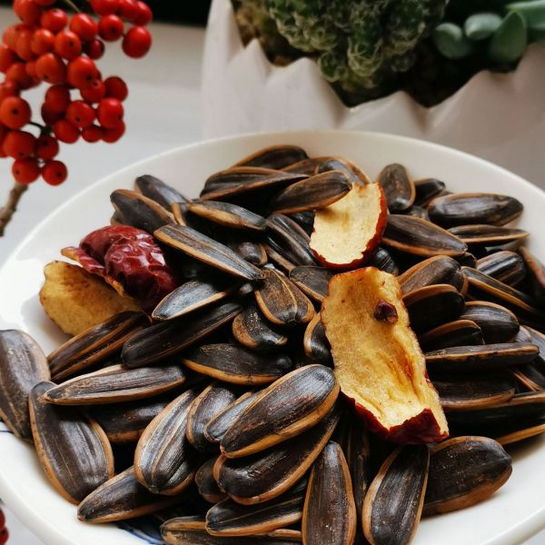 Оптовая продажа Сейчас Черный Высокое качество Экспорт Красный датчик Аромат Жареные семена подсолнечника 361