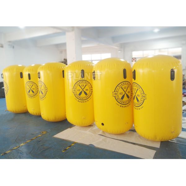 Томбуй отметки формы цилиндра раздувной, рекламируя томбуи зоны заплыва озера