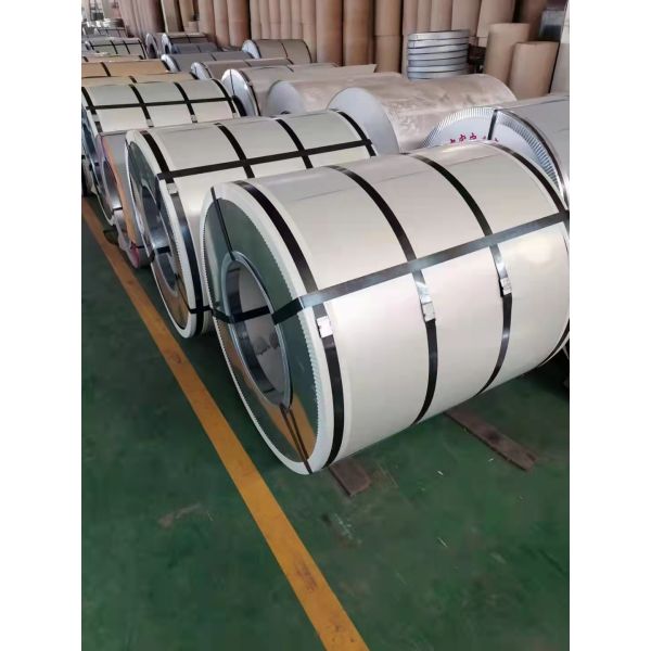 A cor revestiu o calibre de aço de aço 8 Ton Coil Weight da bobina 26 de Ppgi do ferro