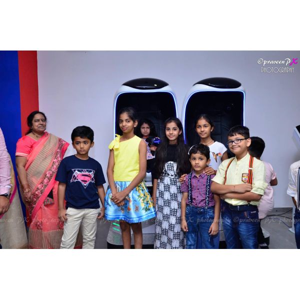 Customized Color 9D VR Cinema Egg Machine Simulator Electric Cylinder Platform