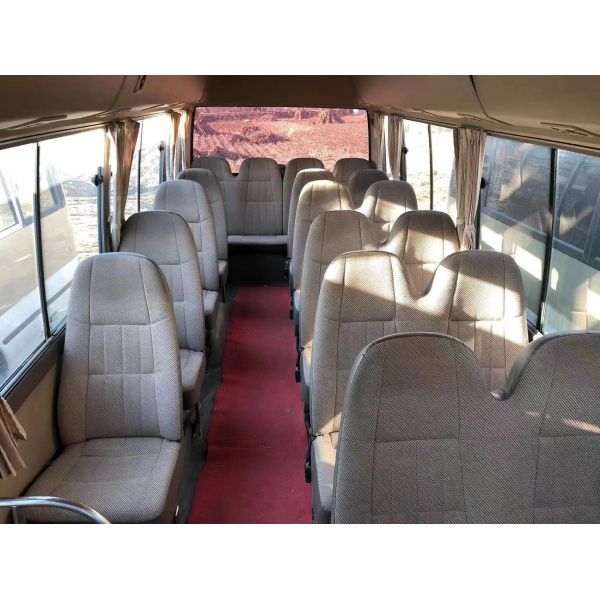 Используемое каботажное судно Тойота автобуса пассажира использовало мини двигатель насоса 1HZ механика тренера 29seats