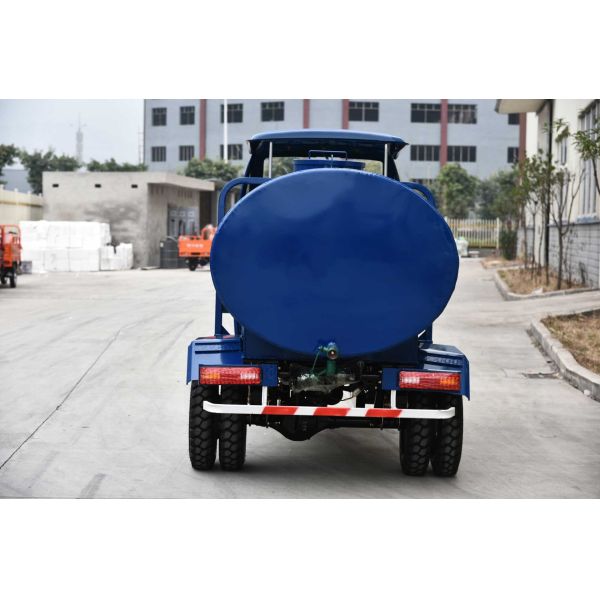 200cc/250cc/300cc Water Cooled Engine Blue Color 1600L Cargo Water Tank Tricycles