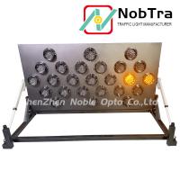 Energía solar Brillo ajustable LED Varios tamaños Disponibles Tableros de flechas de tráfico