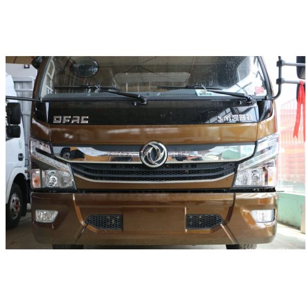 Wider Cab Diesel 4x4 Cargo Truck Light Weight 5.5T Rear Axle Rated