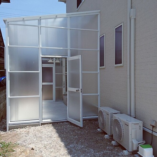 B2 Fire Rating Polycarbonate Hollow Sheet PC Hollow Sheet Normal Size 2.1*5.8m Impact Resistant Lightweight Transparent Panels