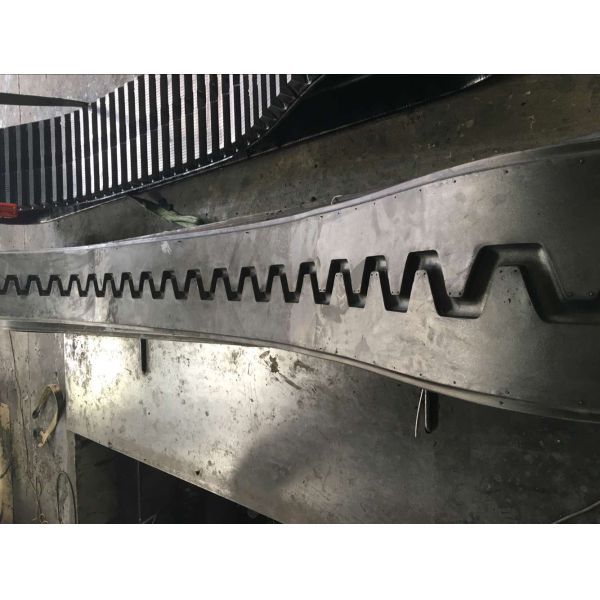 Следы Paver асфальта Blaw Knox PF4410 резиновые 356 x 152,4 x 46