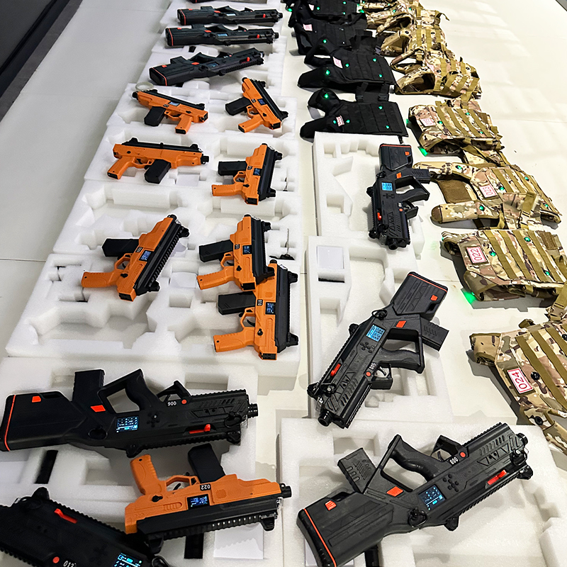 China Manufacturer Safe & Thrilling Kids CS Laser Tag Gun Set Indoor & Outdoor Activity Venues Multiplayer Battle Game Equipment
