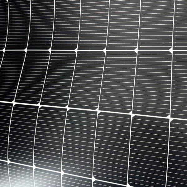 Optimum Operation Voltage 44.19V Home Small Portabie Solar Hybrid Inverter BIPV Module Photovoltaic Panel with 580W Output