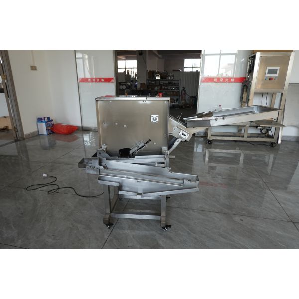 1450mm Egg Breaking And Separating Machine 220V 3000pcs/Hour Egg White Separator
