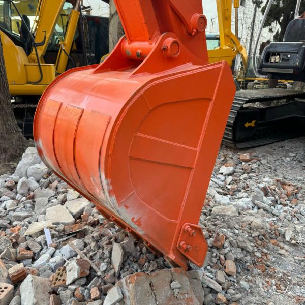 Preço acessível ORIGINAL Hitachi ZX120 Excavator Economia de energia e adequado para esmagamento