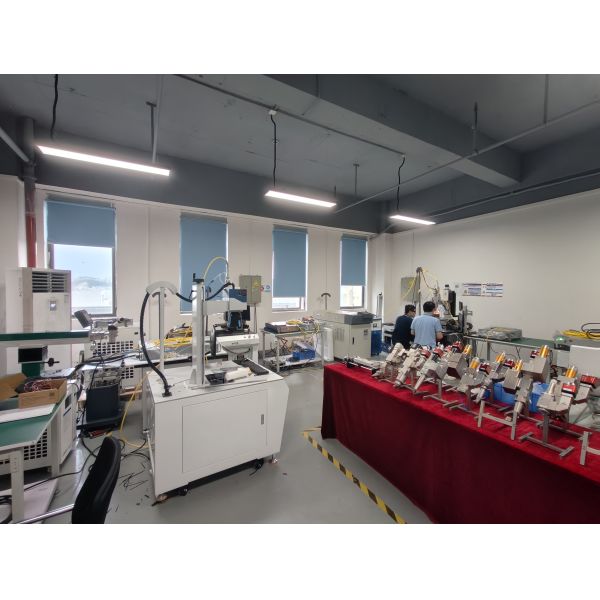 Precision Power Fiber Laser Welding Head with 60 Collimation and Customizable Language