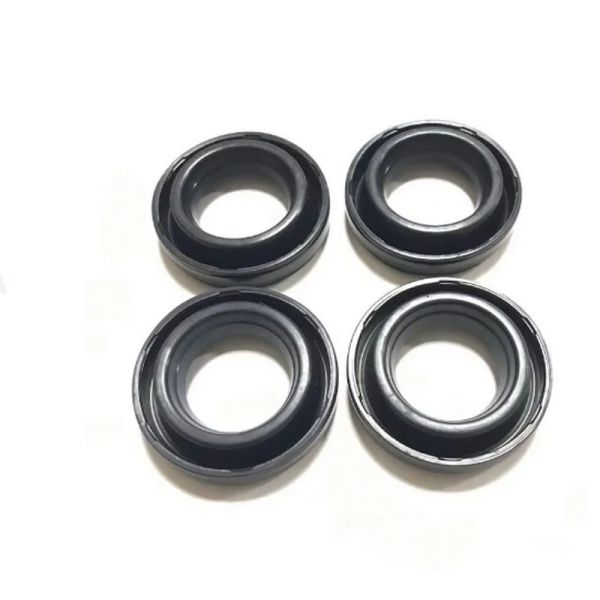 Wholesale Car Spare Parts Auto Part Engine Parts Spark Plug Oil Seal for Toyota Corolla Noah RAV4 11193-37020