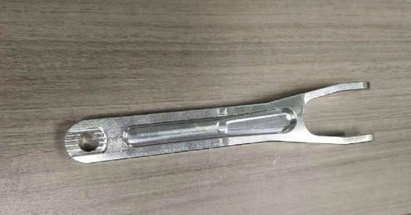 Peça sobresselente de trituração de gerencio fazendo à máquina de alumínio do cnc do torno do CNC da elevada precisão auto