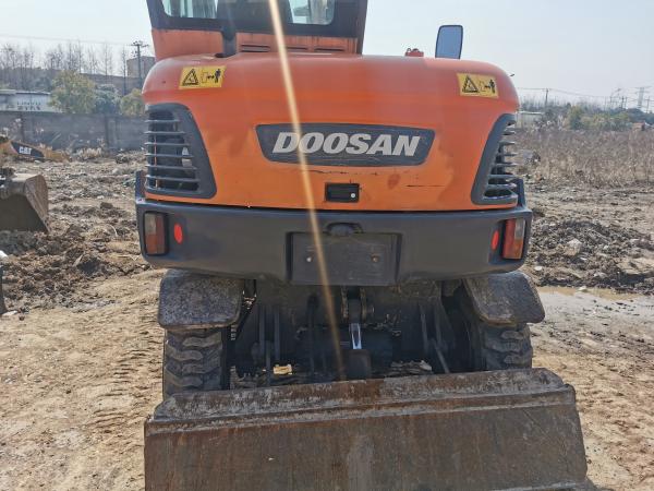 Doosan DX60W Wheel Excavator with YANMAR Engine and 0.21m3 Bucket Capacity