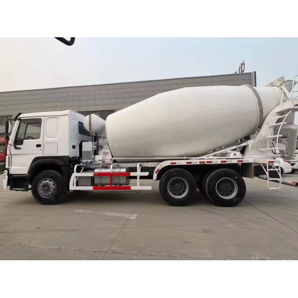 Chinese Heavy Duty 6X4 HOWO/Dumping/Dumper/Lorry Cargo/Tractor Head/Trailer Head/Prime Mover/Concrete Mixer/Pump/Fuel Tank/Wrecker Truck
