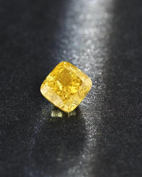 Cushion Loose Diamond HPHT Lab Grown Yellow Diamond fancy intense yellow wedding rings