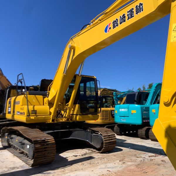 Utilisé Japon KOMATSU PC220-8 Komatsu 20 tonnes Excavateur 6920mm Profondeur de creusement