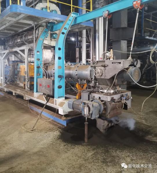 Extrusora de parafuso do gêmeo da máquina 132kw da extrusora da alimentação de 4TPH 5TPH para alimentos para animais de estimação