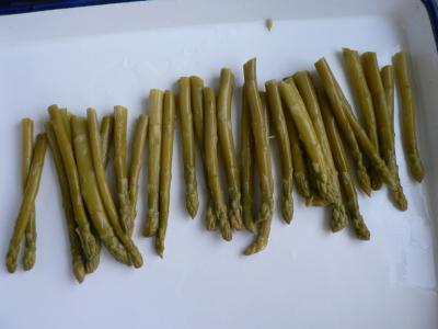 Aspargo branco enlatado naturalmente delicioso na salmoura nenhuma coloração artificial adicionada