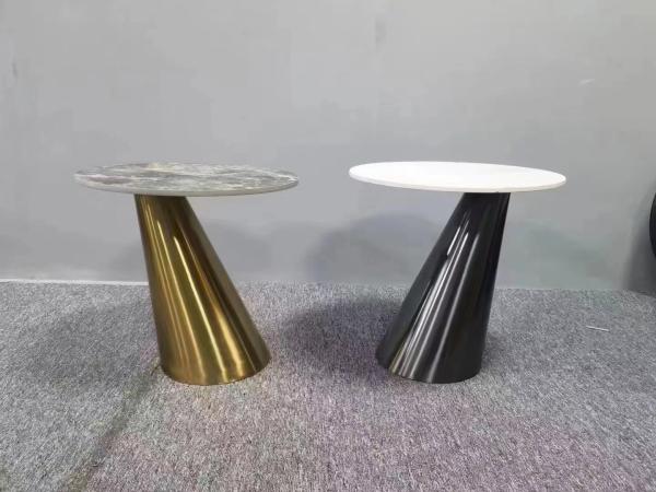 Tabela criativa luxuosa do ferro feito sob encomenda de mármore da mesa de centro para o escritório domiciliário