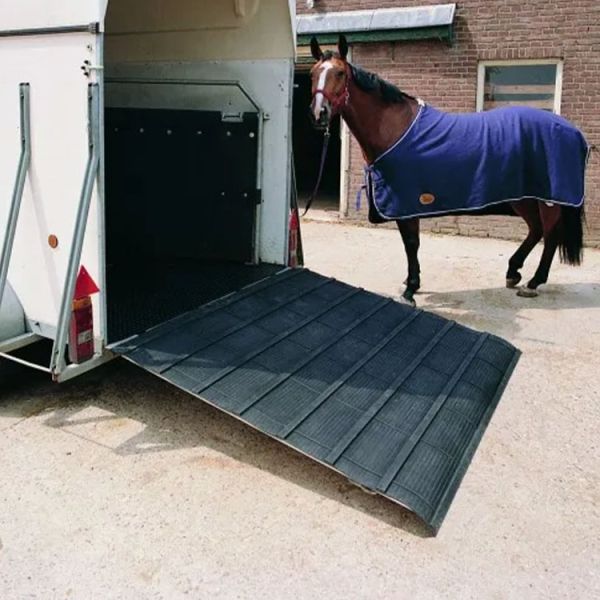 1.55m width 1.75m Length Horse equipment 14mm horse trailer ramp rubber mats
