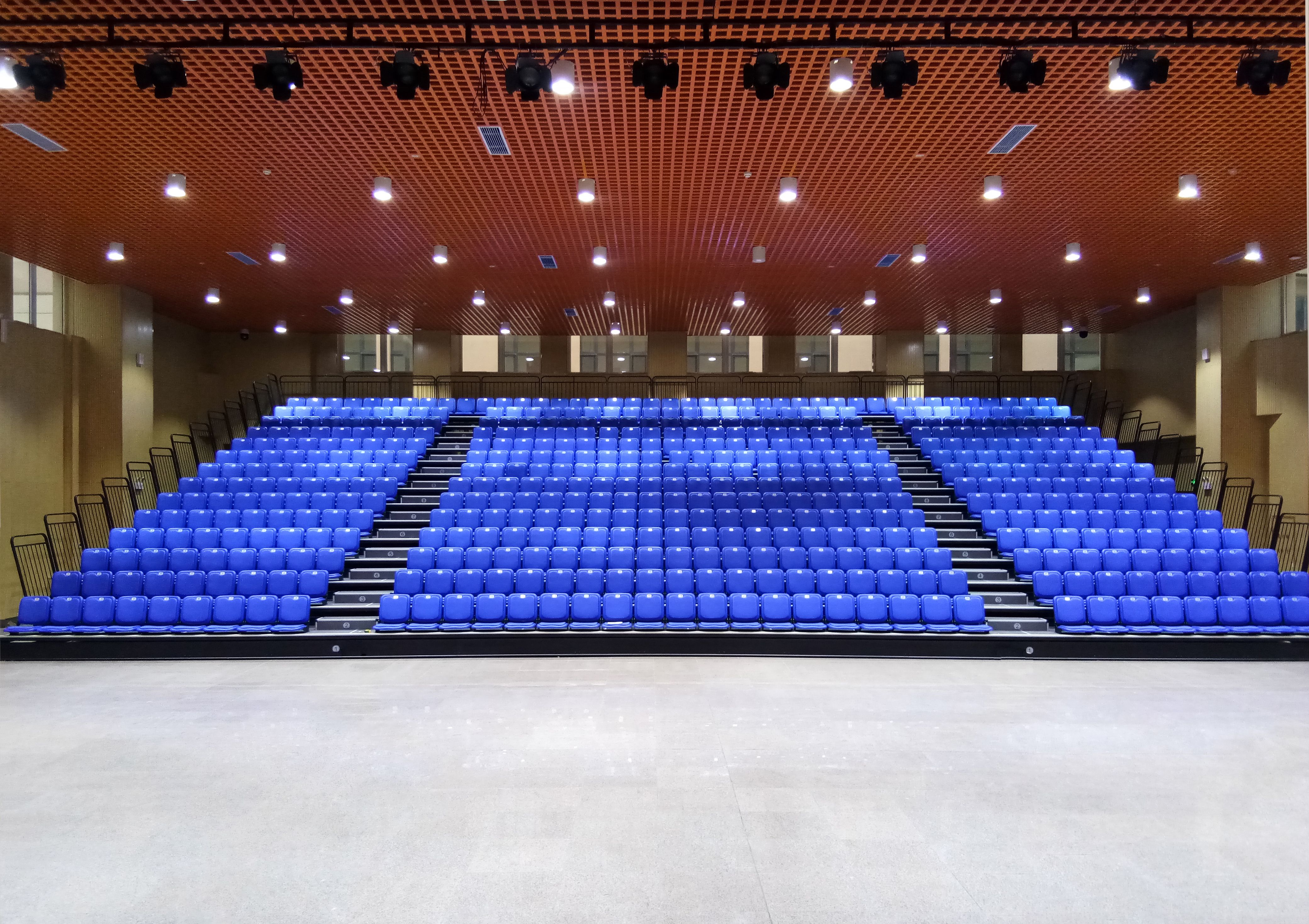 Анти- старея огнеупорные Retractable посадочные места Bleacher для трибуны стадиона