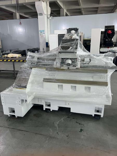 Torno Fresadora CNC TM-2000 de alta precisión con diámetro máximo de fresado de 150 mm y sistema de control Fanuc
