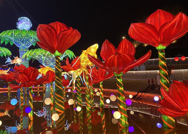 Entertainment Group Of Huge Fabric Chinese Lanterns Decorated For Outdoor Garden