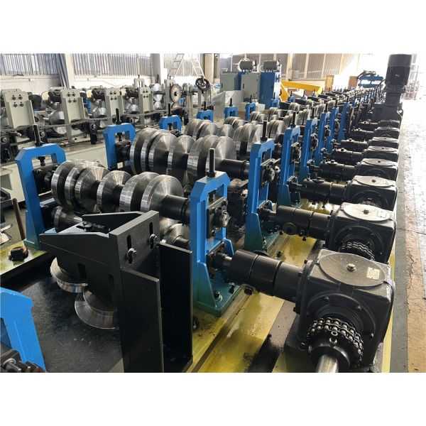 Máquina de moldagem de rolos de painéis de proteção contra acidentes com velocidade de 15-20m/min e material de rolos 55-58