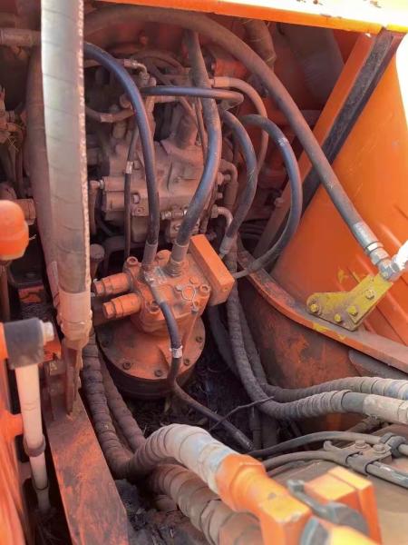 Excavatrice Doosan 140 14t d'occasion pour la construction et l'aménagement paysager