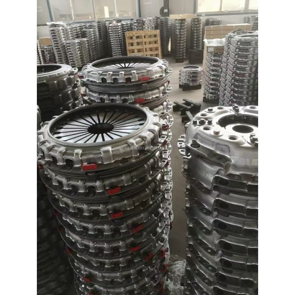1601Z56-130 4936134 Heavy Truck Parts Steel Clutch Plate and Disc for Dongfeng Truck