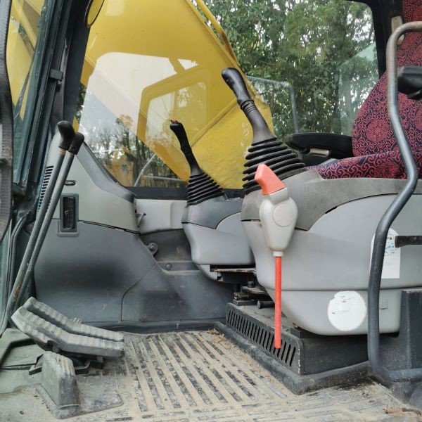 Шанхайская эксплуатируемая экскаватор Kumatsu PC200 PC220 PC240 с оригинальным гидравлическим насосом 20 тонн