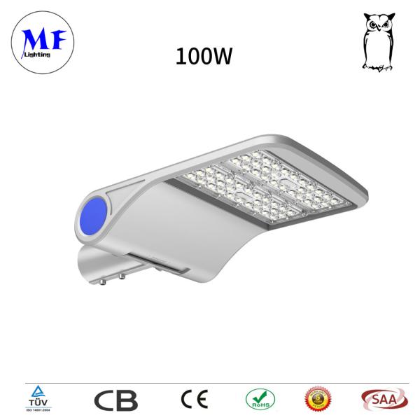 IP66 5 ans de garantie 30-240W LED Street Light Pour école de jardin