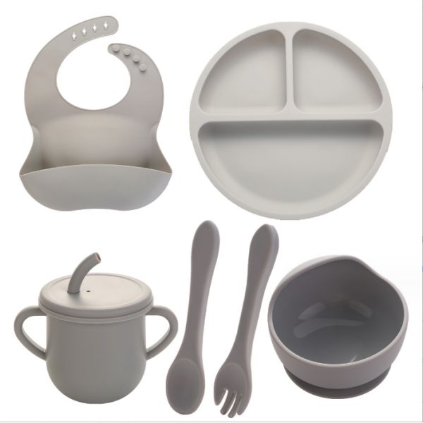 Durable Silicone Baby Feeding Set BPA Free Spoons Bibs Plate Customized Design Style