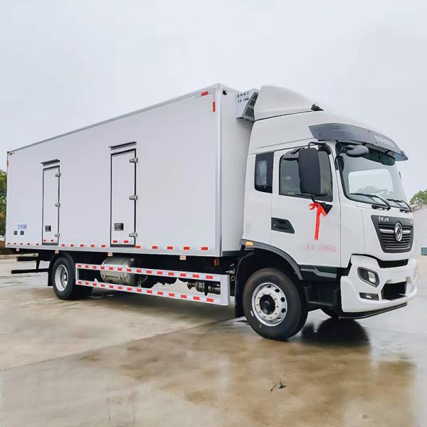 Seafood and Live Fish Transport Truck 6-meter-8 Dongfeng Diesel Fuel Type Box Dimensions L x W x H mm 6800*2400*2500 mm