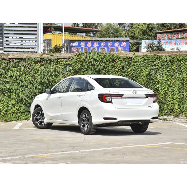 Honda Ling Pai 2024 бензиновый седан 180Turbo CVT Deluxe Starmoon Белый