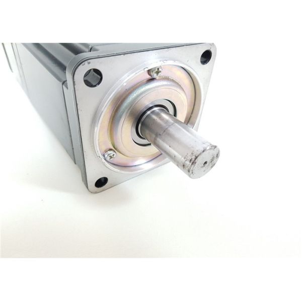 НОВЫЙ мотор сервопривода МОТОРА СЕРВОПРИВОДА АК ИАСКАВА 1000В 3Фасе СГМАВ-10АДА2К промышленный