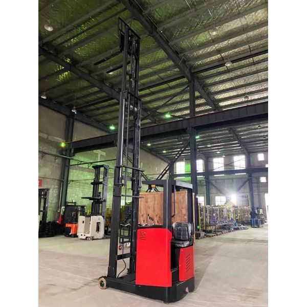 1.5T Electric Reach Truck Forklift CQD15B Stand Type Triplex 6m Mast