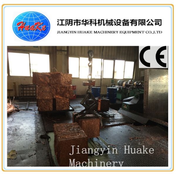 CE SGS 200T Scrap Steel Baler , Scrap Car Baler Machine