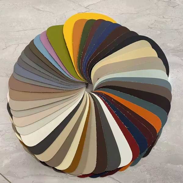 Chaises dinantes de luxe légères nordiques en bois solides noires de conception simple de cadre