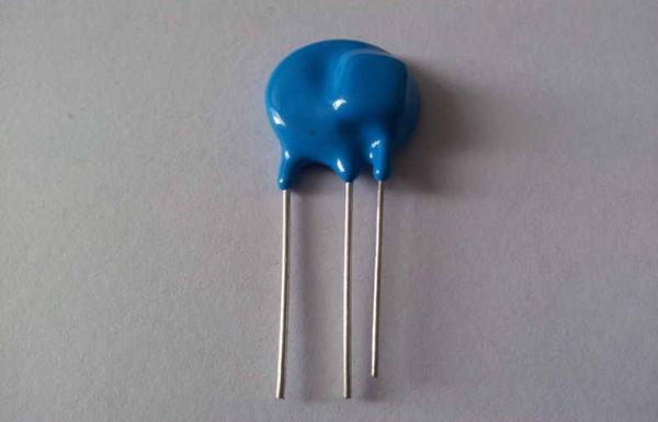 1 Watt 210V AC SPD 20D Thermally Protected Varistor / TMOV For Power Tap