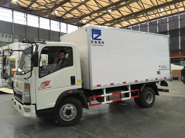 FRP Refrigerated freezer box truck 4 to 8 tons RHD / LHD for seafood transport